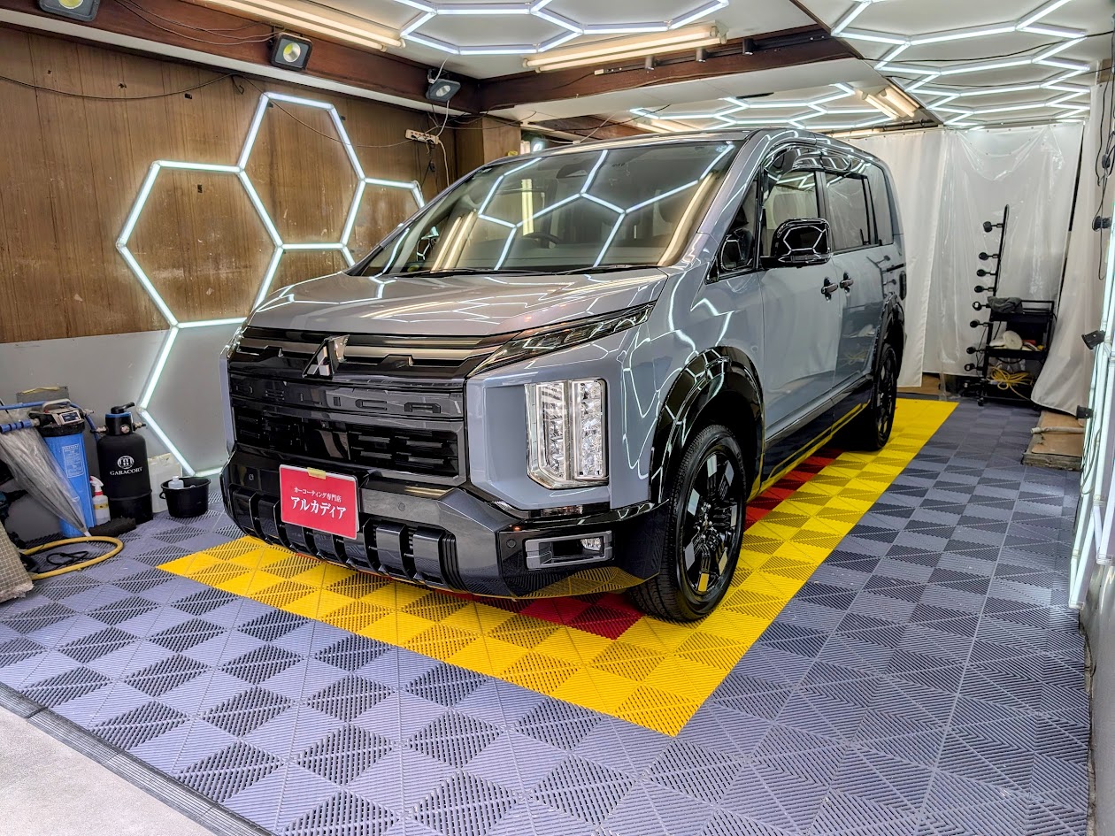 三菱・デリカD5(新車コース)　G’ZOXガードグレイズ施工　東京都新宿区からお越しいただきました
