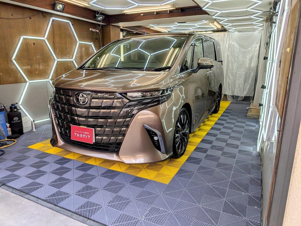トヨタ・アルファード(新車コース)　G’ZOXガードグレイズ、ホイールコート　東京都新宿区からお越しいただきました
