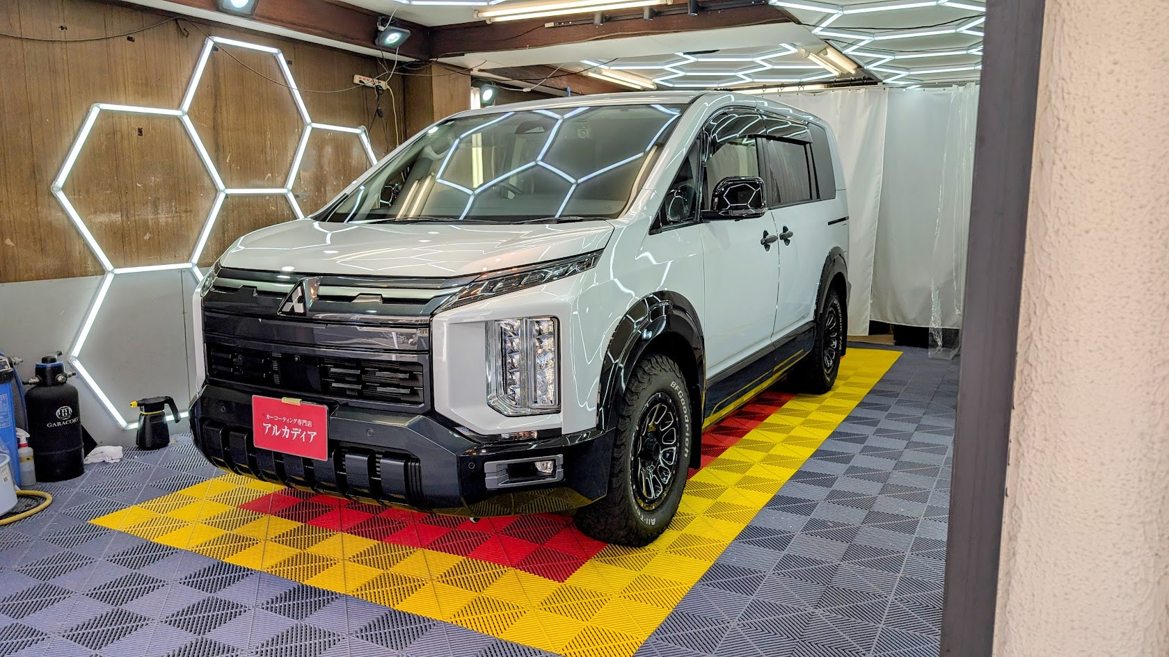 三菱・デリカD:5(経年車コース)　エシュロン親水コーティング　東京都板橋区からお越しいただきました