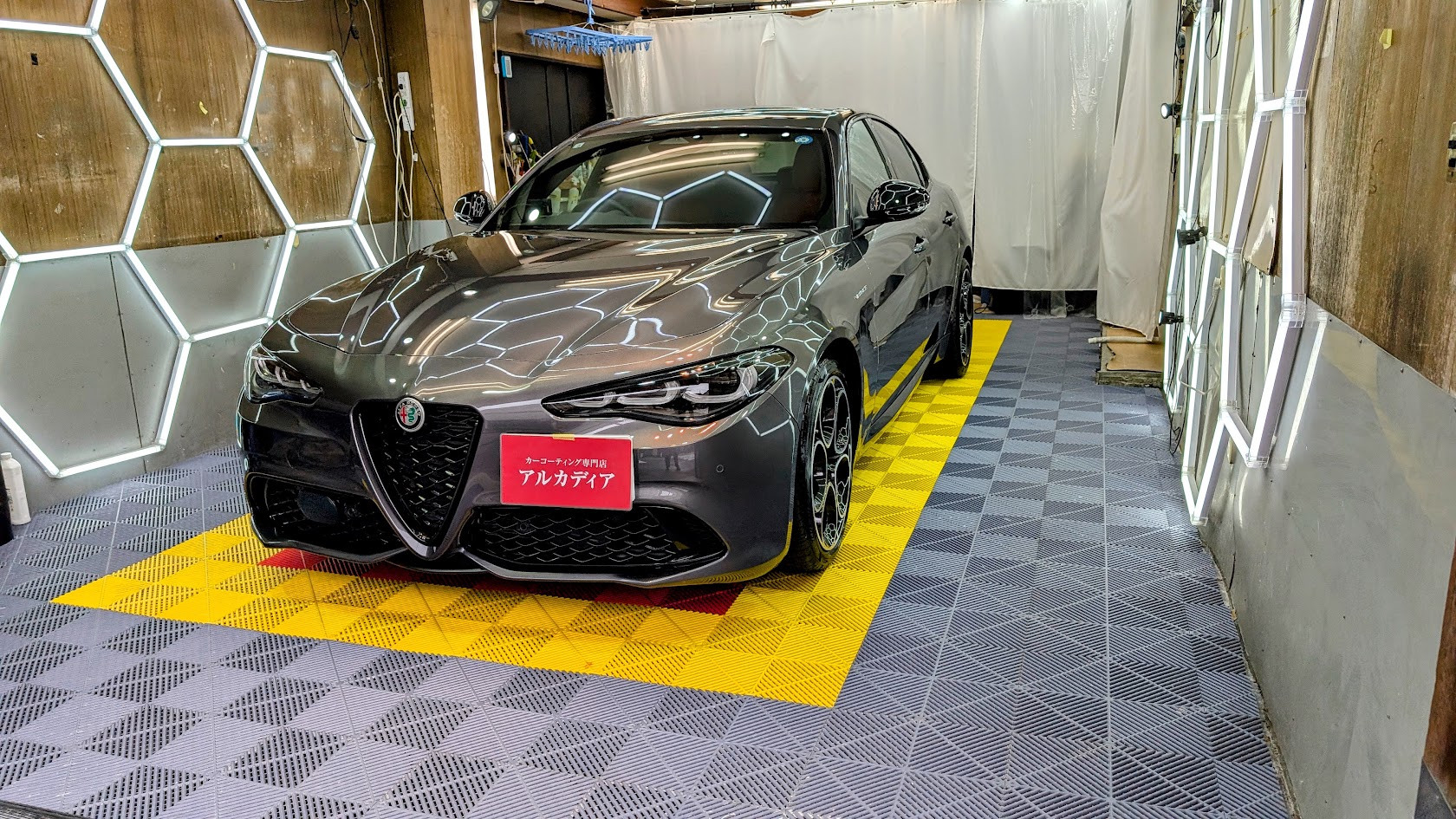 アルファロメオ・ジュリア(新車コース)　ハイモースコート・ヴェリス、ホイールコート　東京都板橋区からお越しいただきました