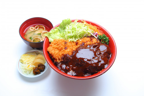 越生名物！「梅みそかつ丼」