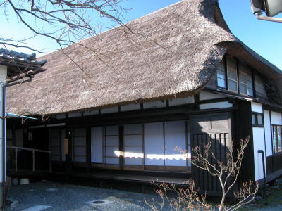 江戸時代から続く茅葺屋根の伝統の古民家