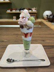 さくらと抹茶のパフェ