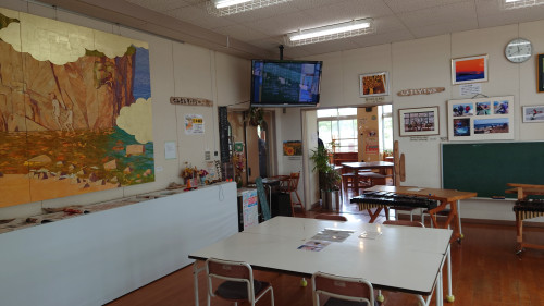 休校を「なにまちCAFE」